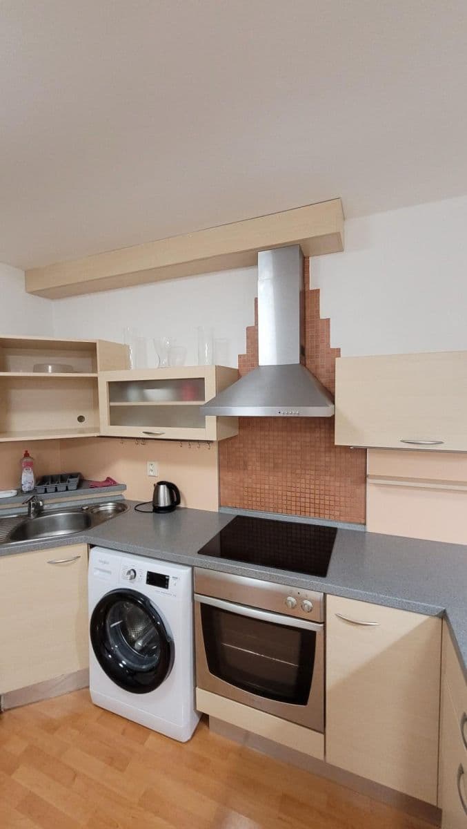 Pronájem bytu 2+kk 39 m², Švehlova, Šlapanice, Jihomoravský kraj Pronájem bytu 2+kk 39 m², Švehlova, Šlapanice, Jihomoravský kraj