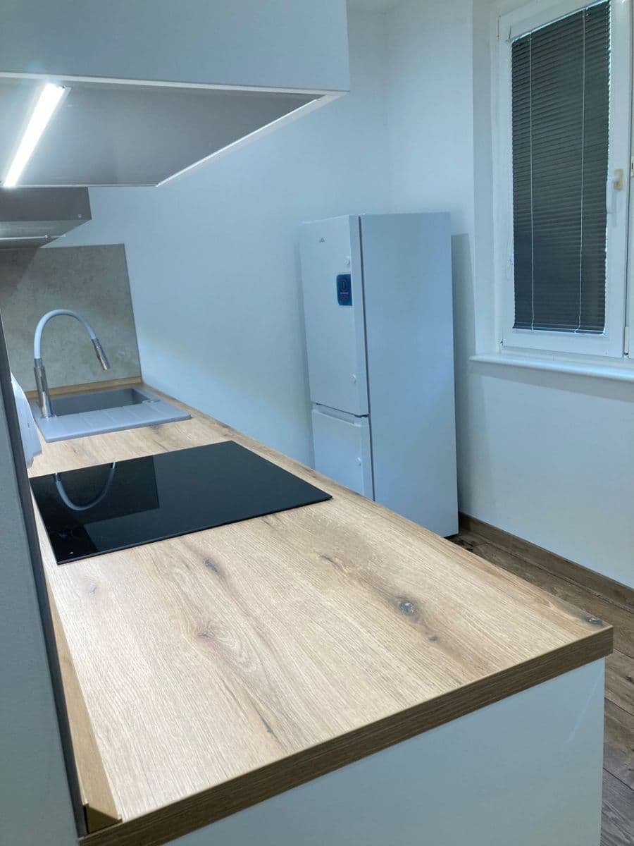 Pronájem bytu 1+1 35 m², Finská, Kladno, Středočeský kraj Pronájem bytu 1+1 35 m², Finská, Kladno, Středočeský kraj