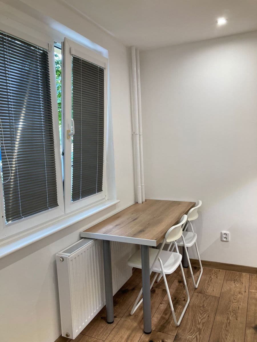 Pronájem bytu 1+1 35 m², Finská, Kladno, Středočeský kraj Pronájem bytu 1+1 35 m², Finská, Kladno, Středočeský kraj