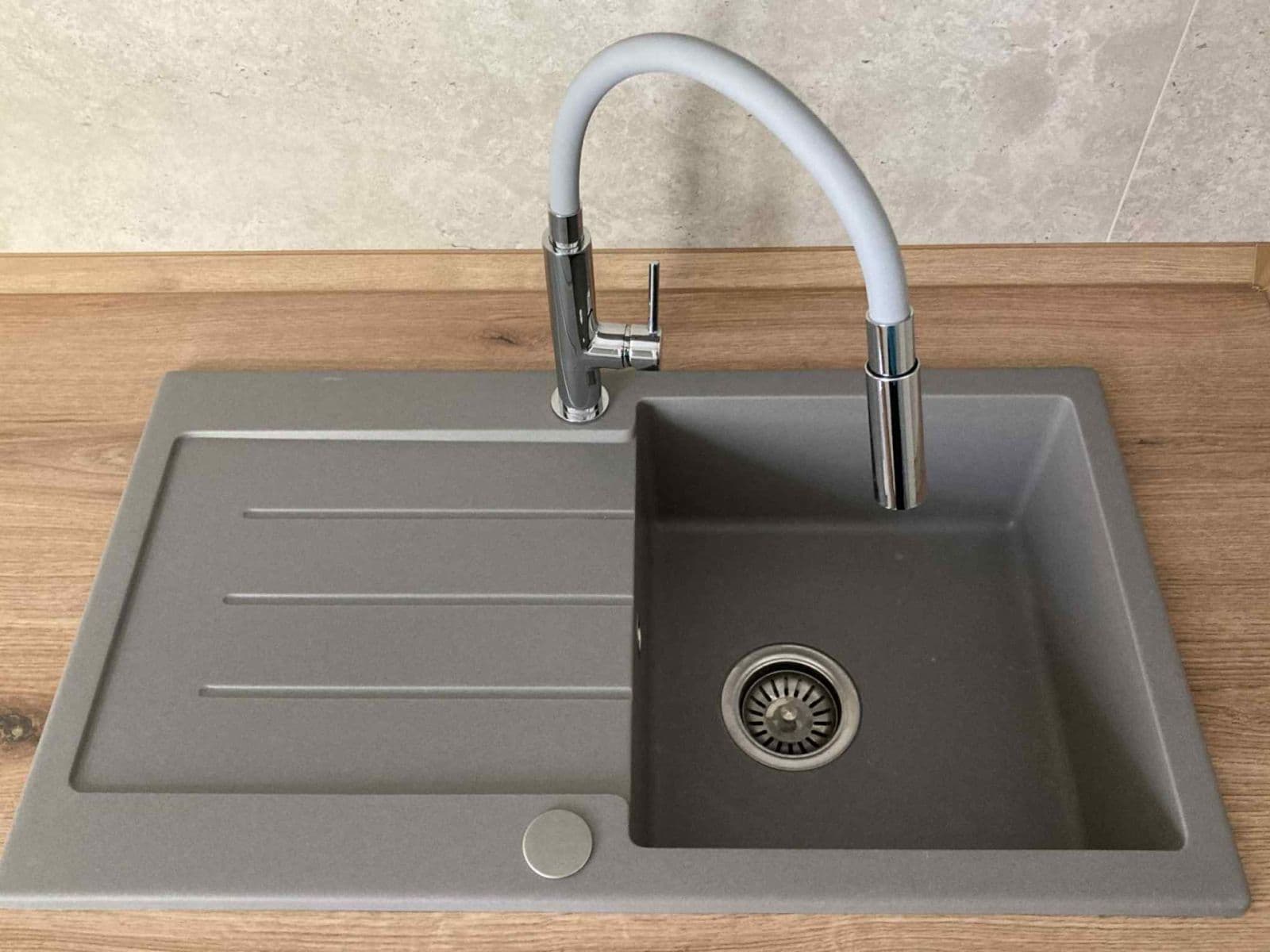 Pronájem bytu 1+1 35 m², Finská, Kladno, Středočeský kraj Pronájem bytu 1+1 35 m², Finská, Kladno, Středočeský kraj