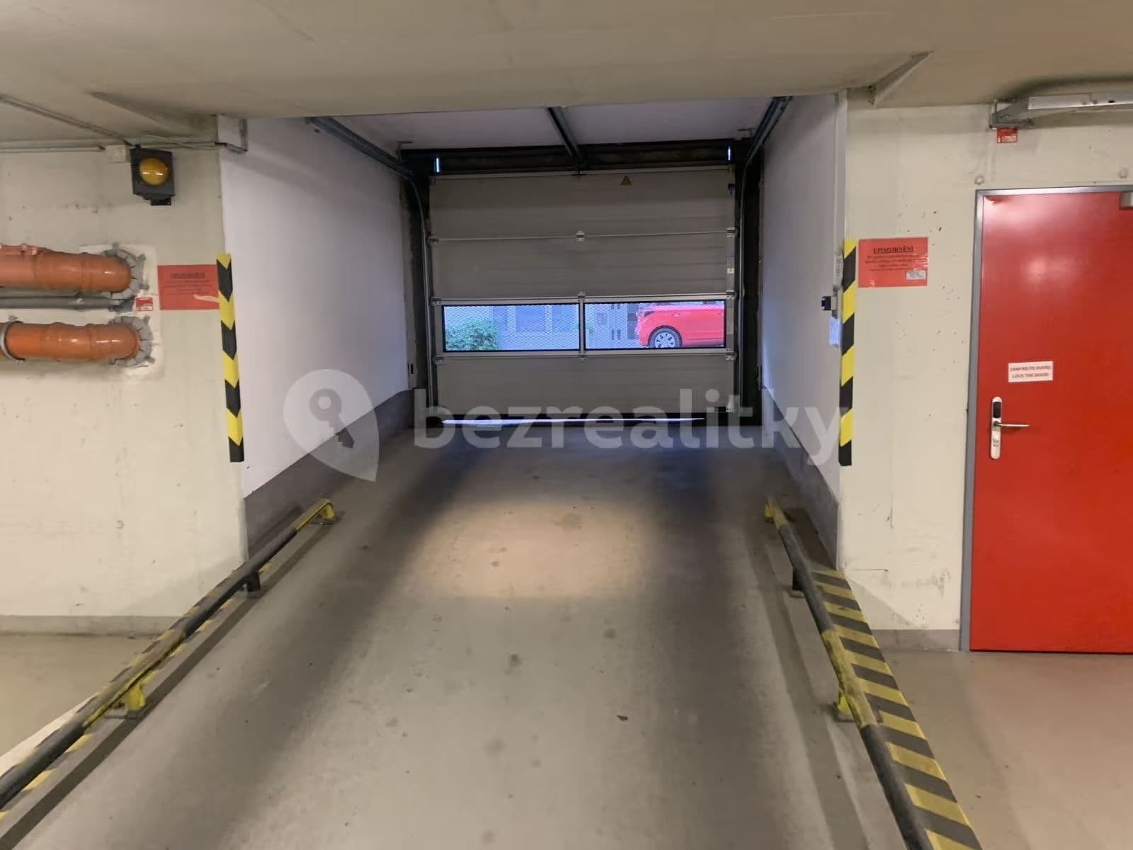 Pronájem garáže 12 m², Jeseniova, Praha, Praha Pronájem garáže 12 m², Jeseniova, Praha, Praha