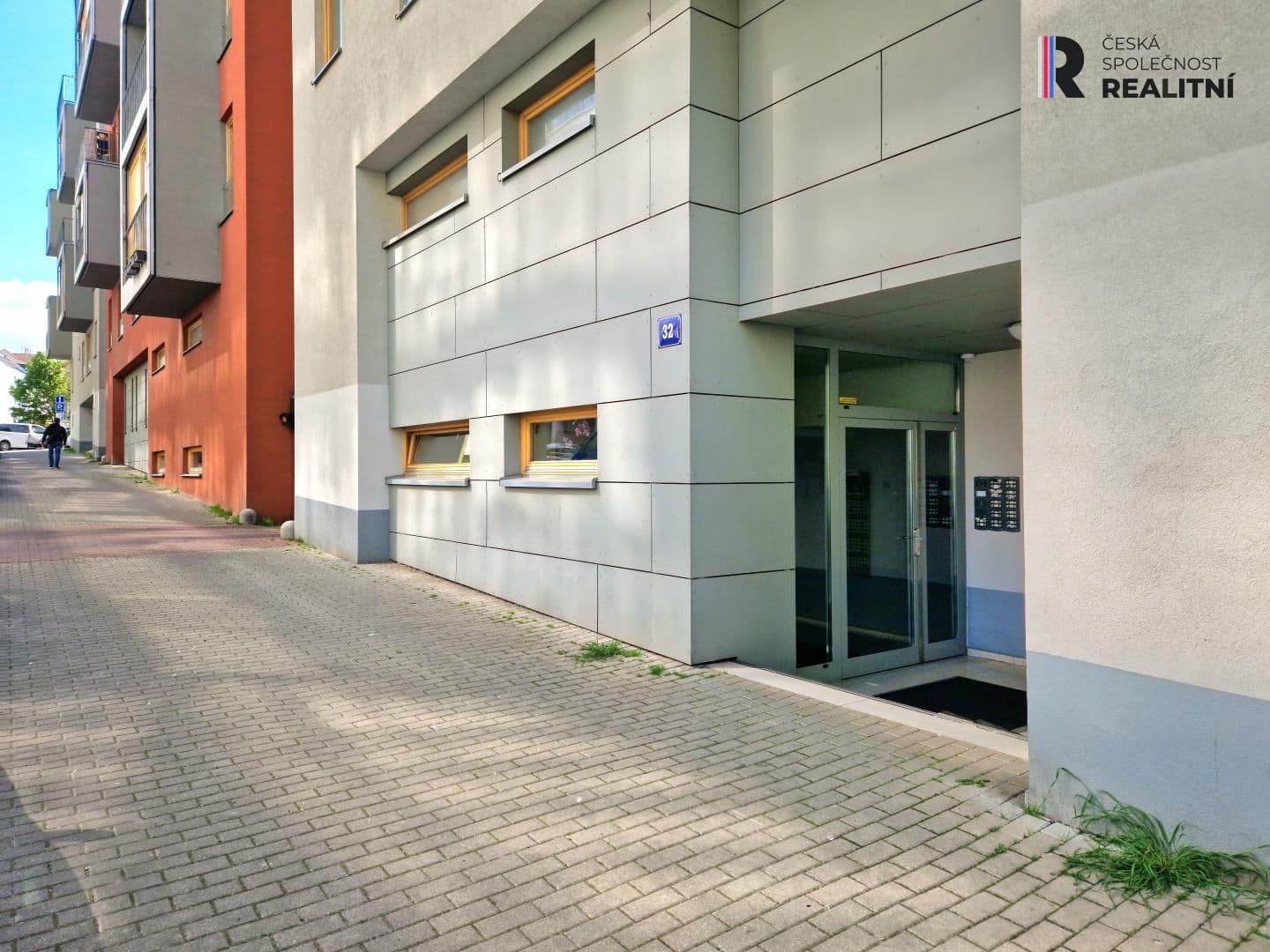 Pronájem garáže 12 m², Jeseniova, Praha, Praha Pronájem garáže 12 m², Jeseniova, Praha, Praha