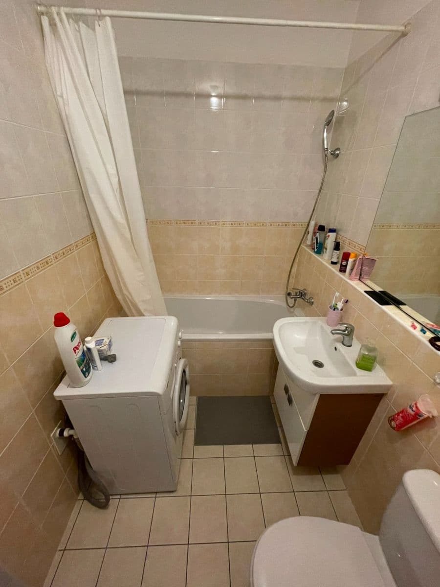 Pronájem bytu 1+kk 30 m², Zderadova, Brno, Jihomoravský kraj Pronájem bytu 1+kk 30 m², Zderadova, Brno, Jihomoravský kraj