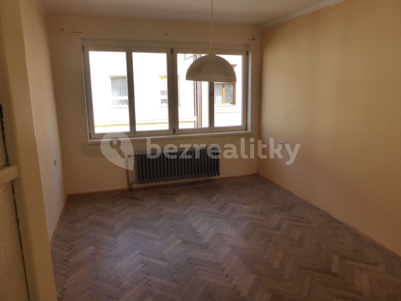 Pronájem bytu 1+1 45 m², Smilova, Pardubice, Pardubický kraj Pronájem bytu 1+1 45 m², Smilova, Pardubice, Pardubický kraj