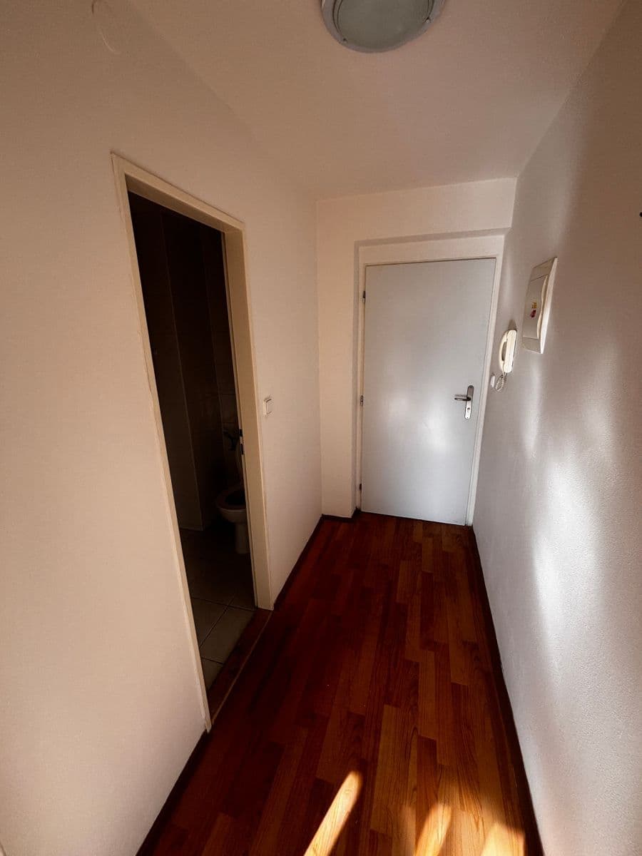 Pronájem bytu 1+1 32 m², Staňkova, Brno, Jihomoravský kraj Pronájem bytu 1+1 32 m², Staňkova, Brno, Jihomoravský kraj