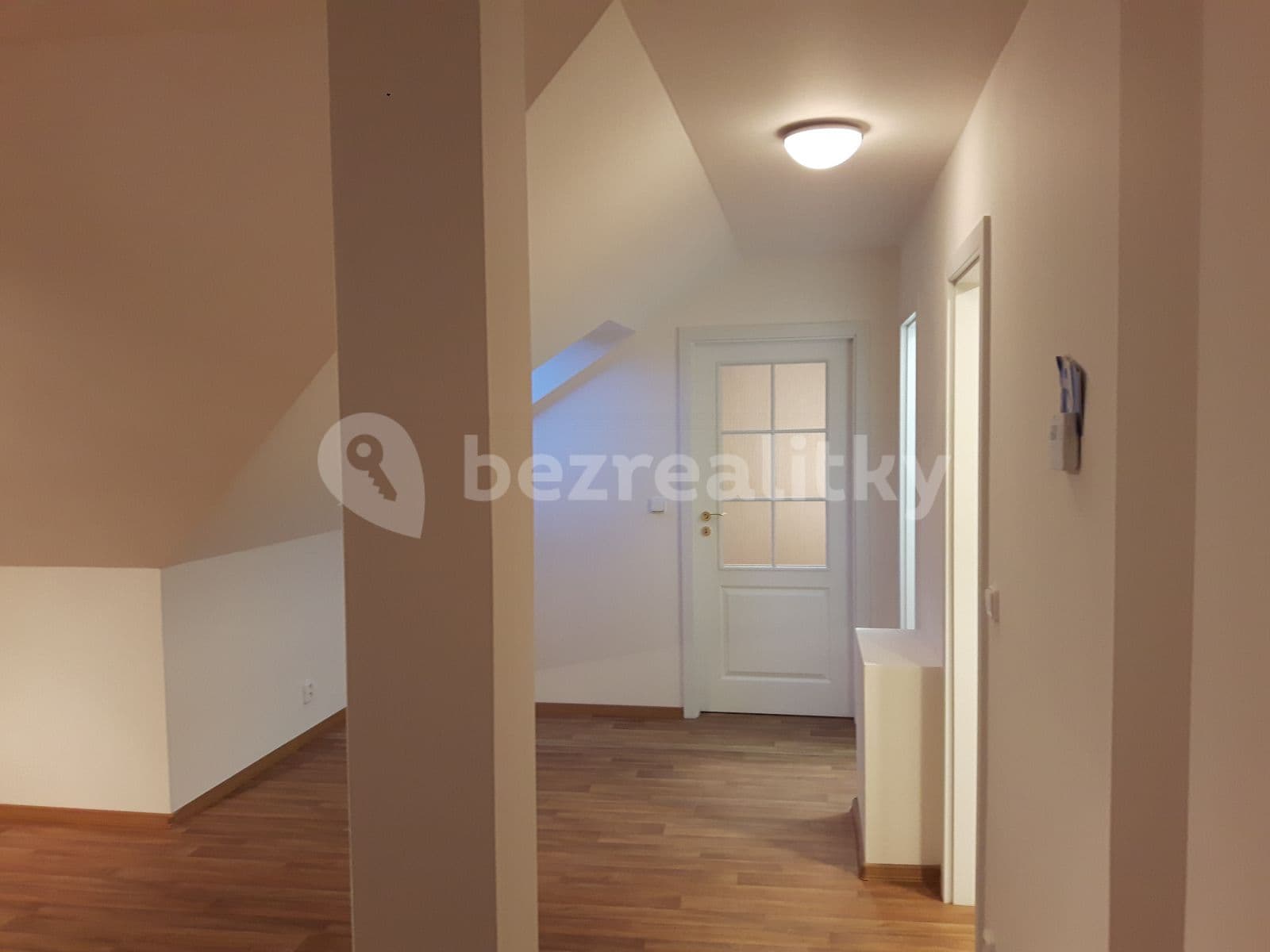 Pronájem bytu 2+kk 50 m², Ke Hřbitovu, Kolín, Středočeský kraj Pronájem bytu 2+kk 50 m², Ke Hřbitovu, Kolín, Středočeský kraj