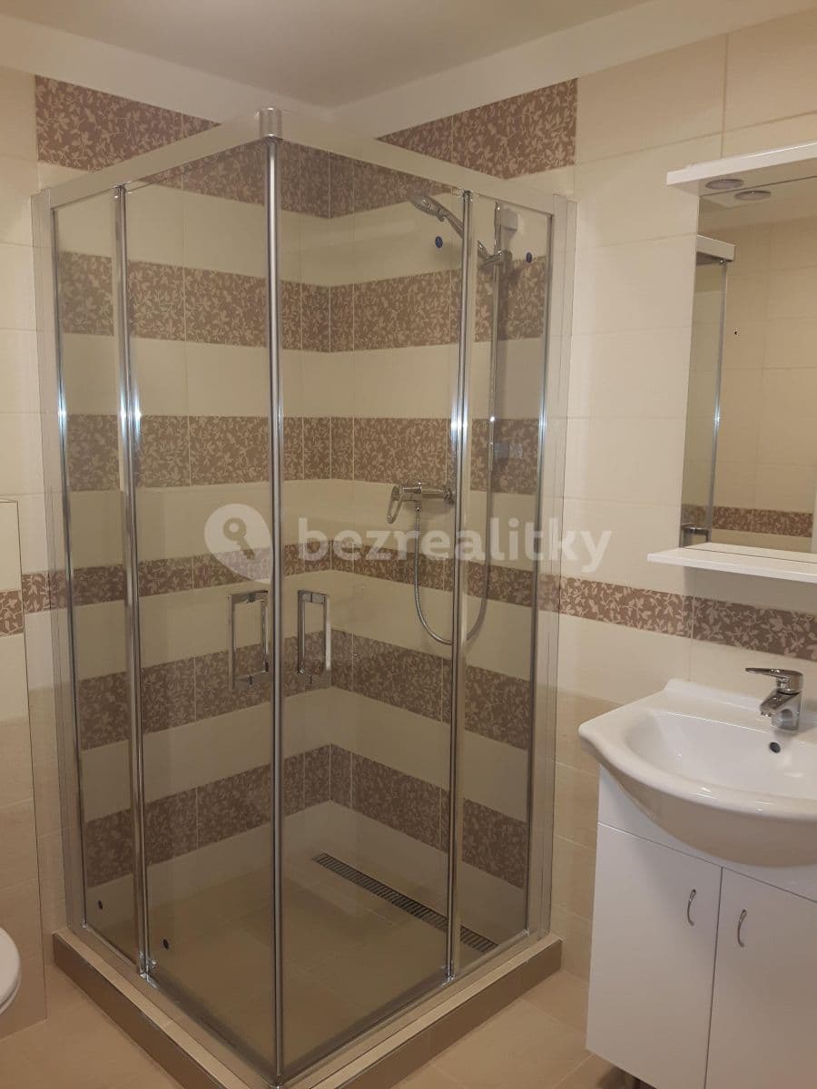 Pronájem bytu 2+kk 50 m², Ke Hřbitovu, Kolín, Středočeský kraj Pronájem bytu 2+kk 50 m², Ke Hřbitovu, Kolín, Středočeský kraj