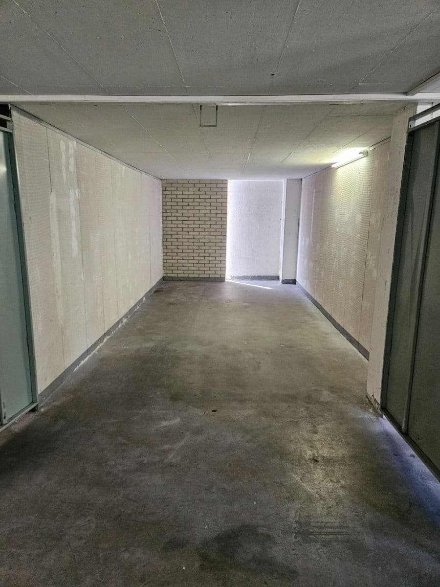 Pronájem garáže 19 m², Frýdlantská, Praha, Praha Pronájem garáže 19 m², Frýdlantská, Praha, Praha