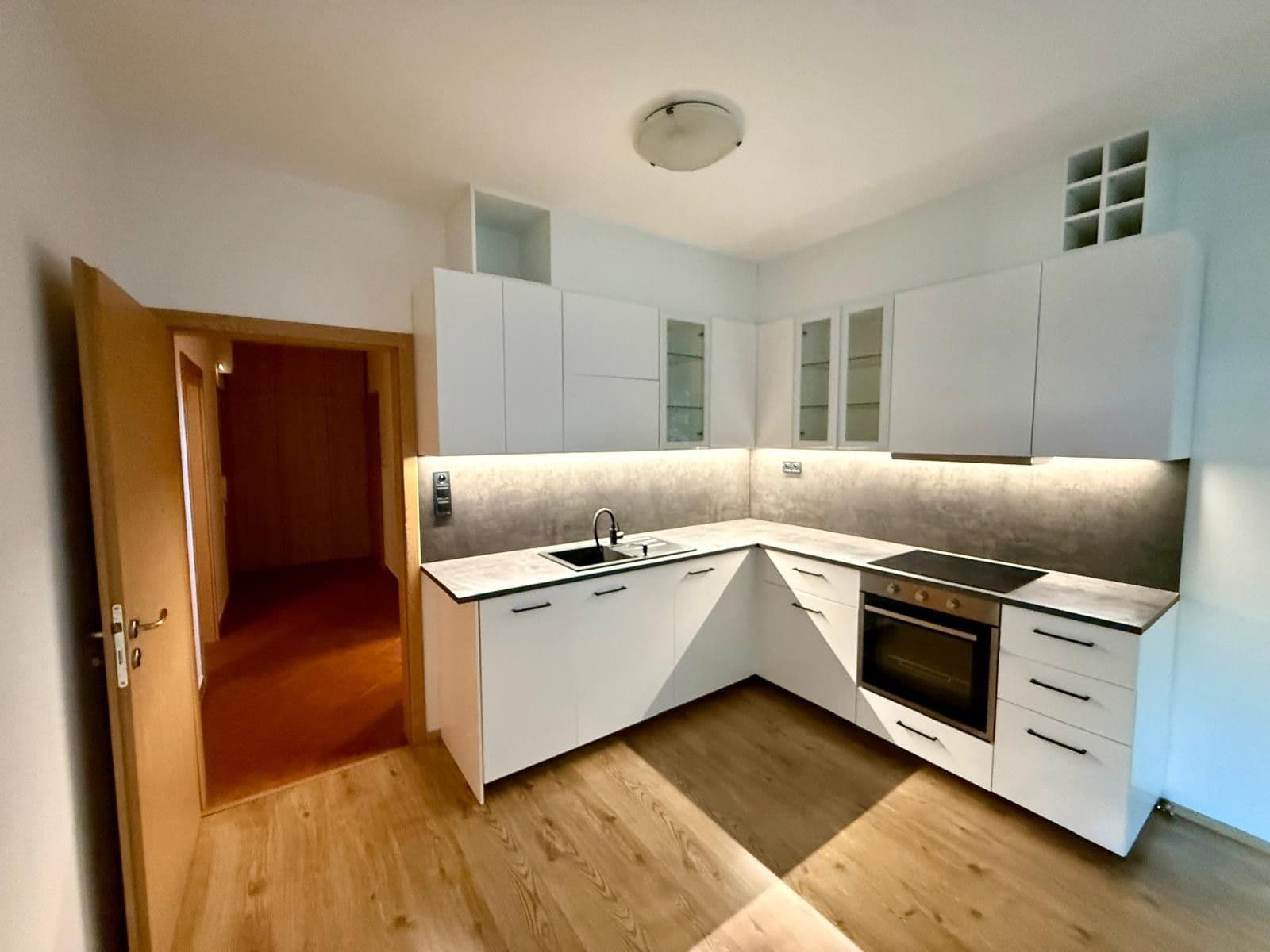 Pronájem bytu 2+kk 61 m², Laurinova, Praha, Praha Pronájem bytu 2+kk 61 m², Laurinova, Praha, Praha