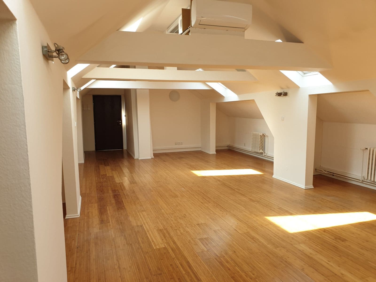 Pronájem kanceláře 124 m², Čerčanská, Praha, Praha Pronájem kanceláře 124 m², Čerčanská, Praha, Praha