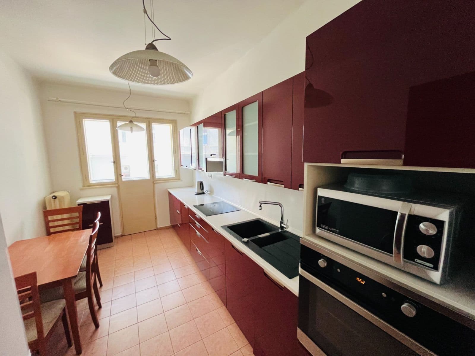 Pronájem bytu 3+1 90 m², Husinecká, Praha, Praha Pronájem bytu 3+1 90 m², Husinecká, Praha, Praha