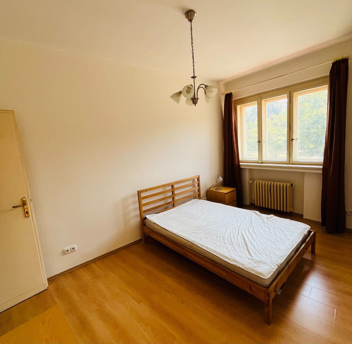 Pronájem bytu 3+1 90 m², Husinecká, Praha, Praha Pronájem bytu 3+1 90 m², Husinecká, Praha, Praha