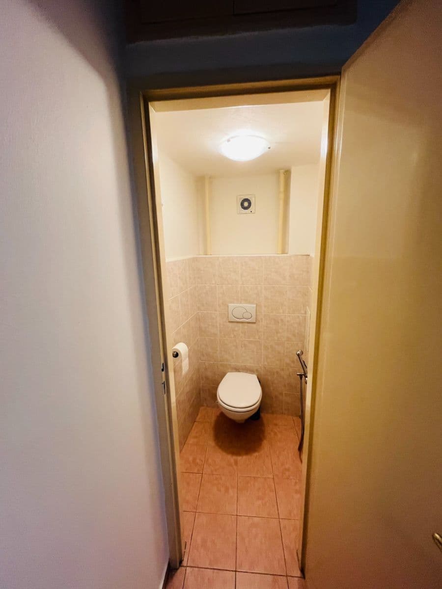Pronájem bytu 3+1 90 m², Husinecká, Praha, Praha Pronájem bytu 3+1 90 m², Husinecká, Praha, Praha