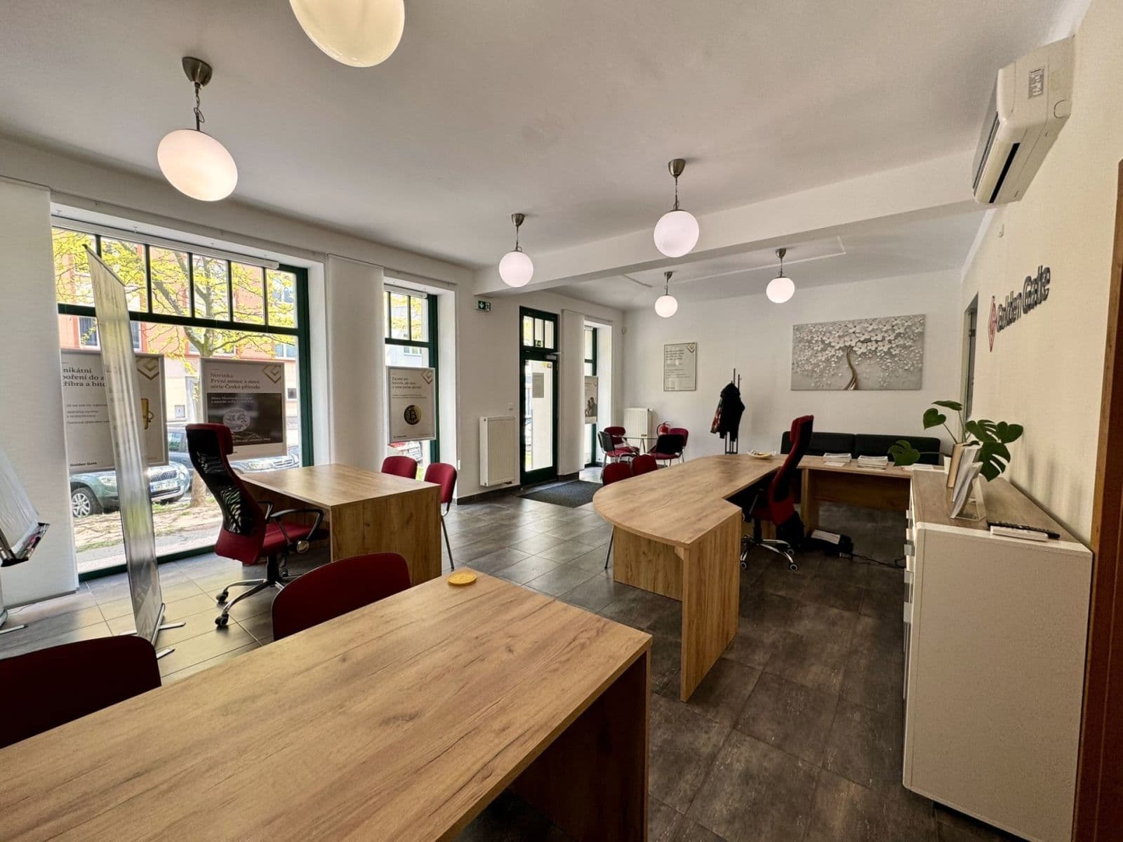 Pronájem nebytového prostoru 77 m², Chelčického, Hradec Králové, Královéhradecký kraj Pronájem nebytového prostoru 77 m², Chelčického, Hradec Králové, Královéhradecký kraj