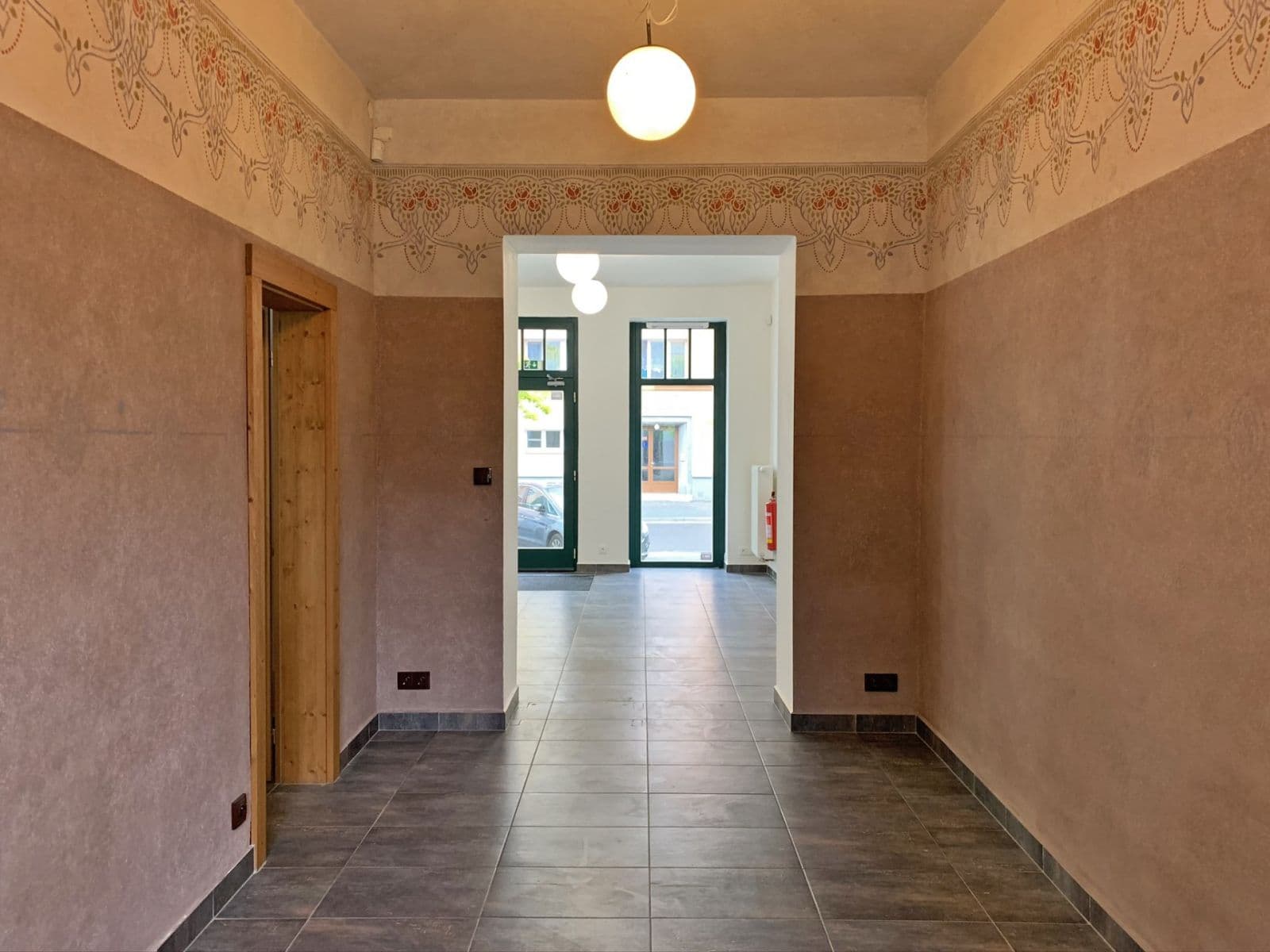 Pronájem nebytového prostoru 77 m², Chelčického, Hradec Králové, Královéhradecký kraj Pronájem nebytového prostoru 77 m², Chelčického, Hradec Králové, Královéhradecký kraj