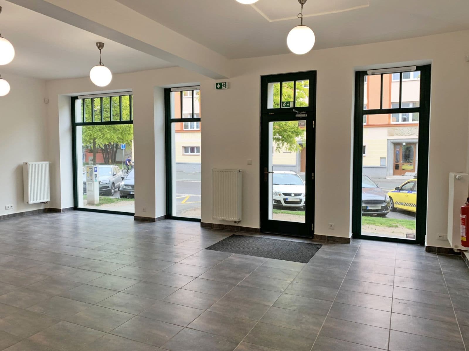 Pronájem nebytového prostoru 77 m², Chelčického, Hradec Králové, Královéhradecký kraj Pronájem nebytového prostoru 77 m², Chelčického, Hradec Králové, Královéhradecký kraj
