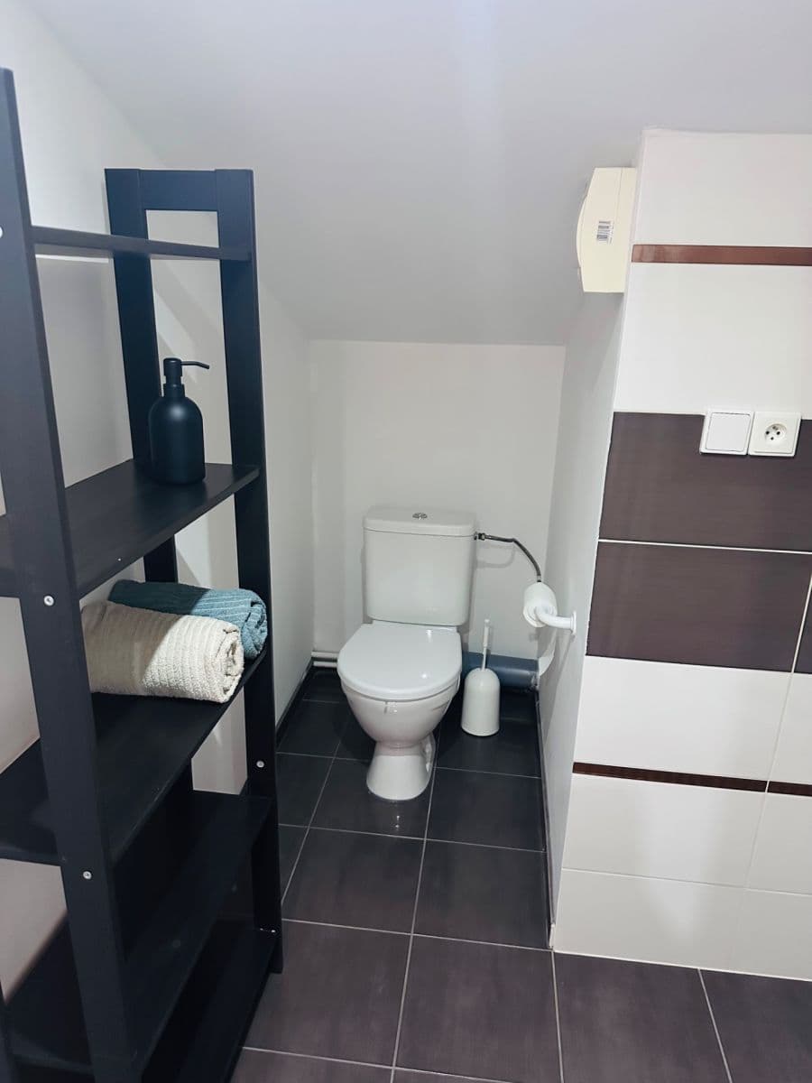 Pronájem bytu 1+1 40 m², Nad Šárkou, Praha, Praha Pronájem bytu 1+1 40 m², Nad Šárkou, Praha, Praha