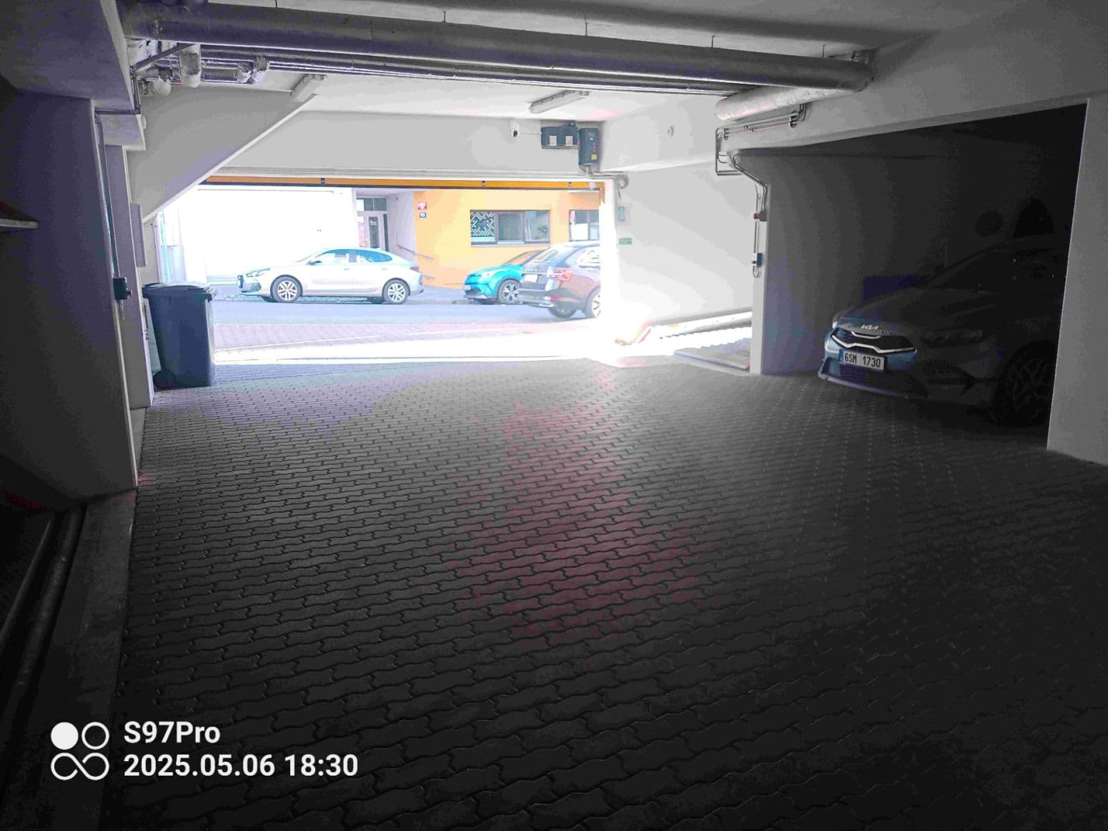 Pronájem garáže 12 m², Musílkova, Praha, Praha Pronájem garáže 12 m², Musílkova, Praha, Praha