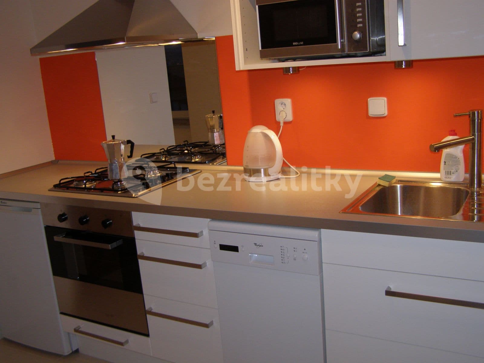 Pronájem bytu 1+1 42 m², Březinova, Brno, Jihomoravský kraj Pronájem bytu 1+1 42 m², Březinova, Brno, Jihomoravský kraj
