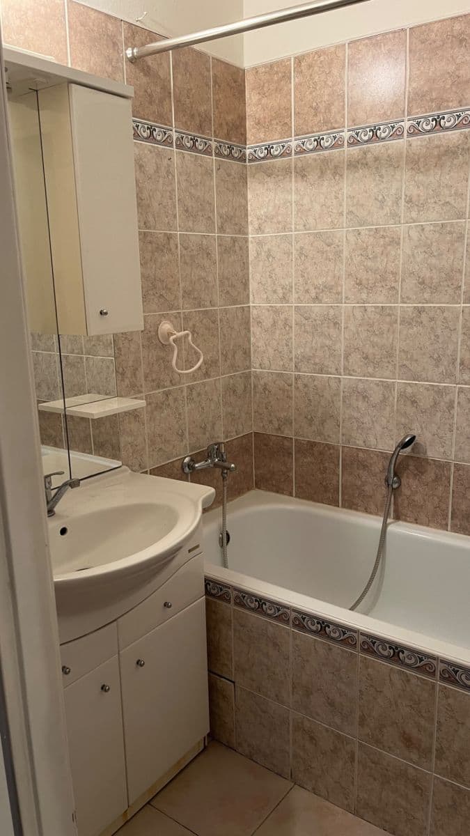 Pronájem bytu 2+1 62 m², Nad Královskou oborou, Praha, Praha Pronájem bytu 2+1 62 m², Nad Královskou oborou, Praha, Praha