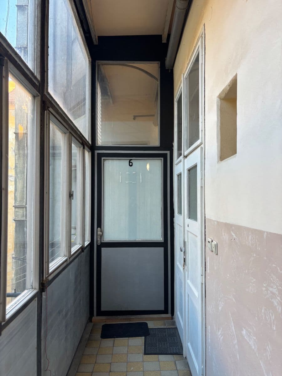 Pronájem bytu 1+1 32 m², Arbesovo náměstí, Praha, Praha Pronájem bytu 1+1 32 m², Arbesovo náměstí, Praha, Praha