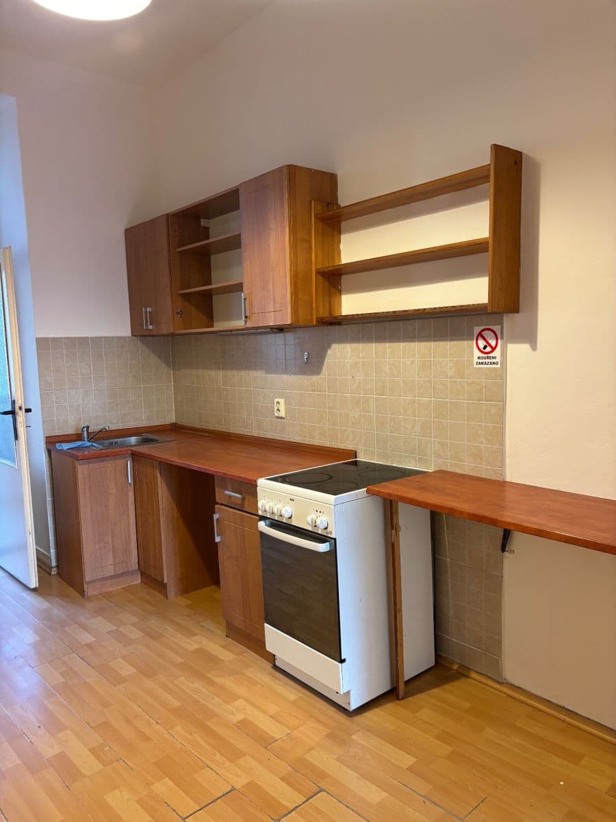 Pronájem bytu 1+1 32 m², Arbesovo náměstí, Praha, Praha Pronájem bytu 1+1 32 m², Arbesovo náměstí, Praha, Praha