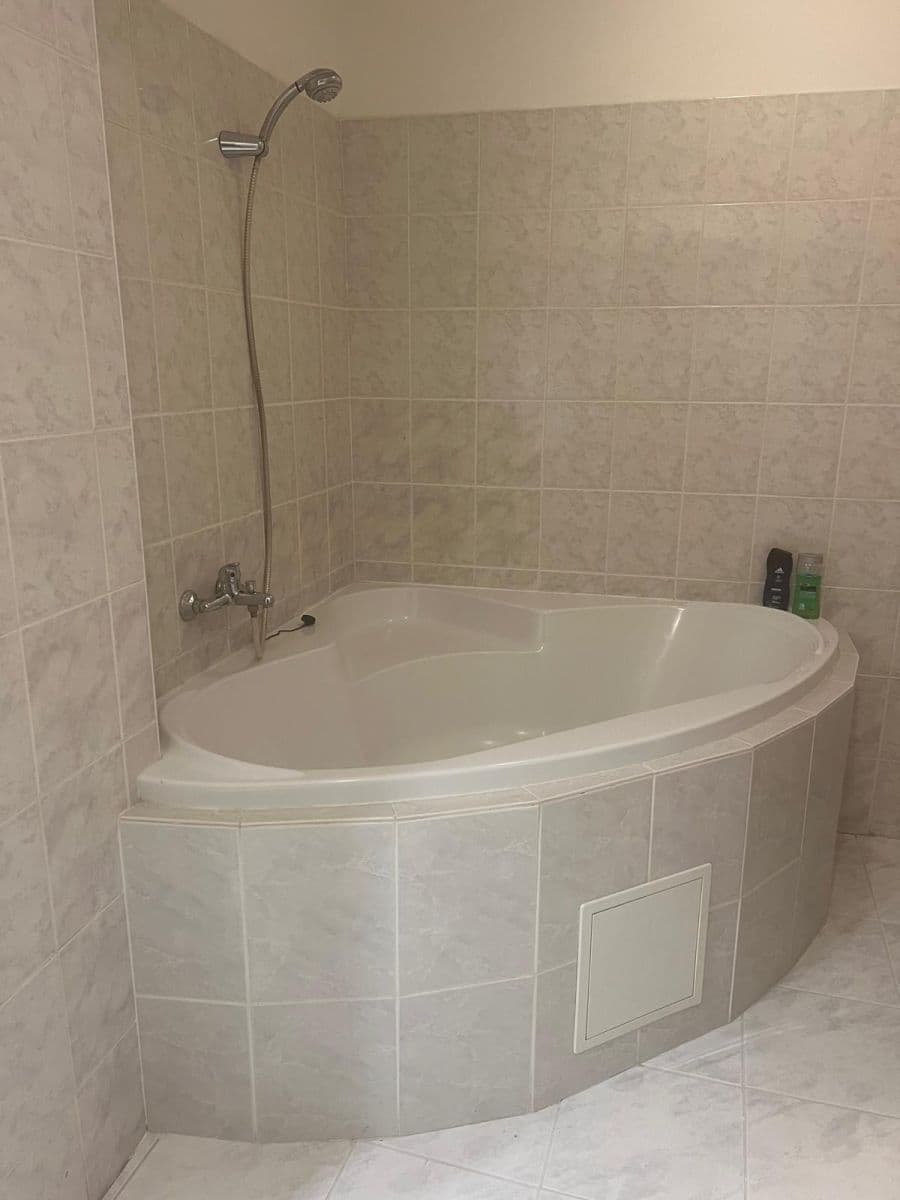 Pronájem bytu 2+1 84 m², Arbesovo náměstí, Praha, Praha Pronájem bytu 2+1 84 m², Arbesovo náměstí, Praha, Praha