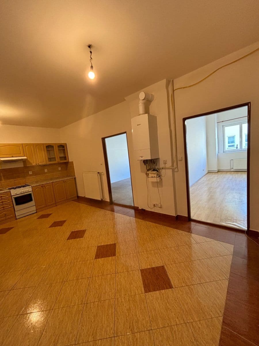 Pronájem bytu 2+1 84 m², Arbesovo náměstí, Praha, Praha Pronájem bytu 2+1 84 m², Arbesovo náměstí, Praha, Praha