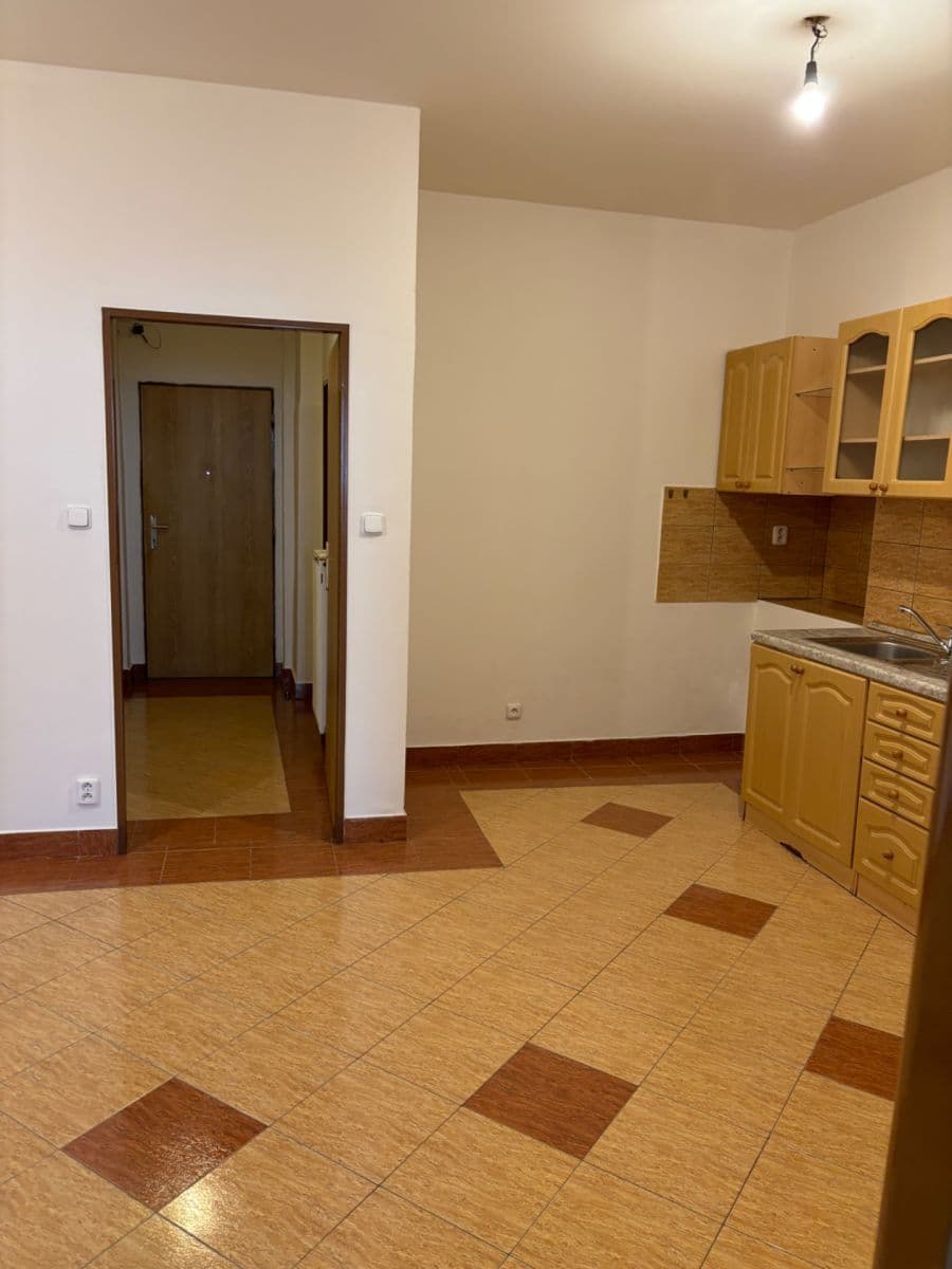 Pronájem bytu 2+1 84 m², Arbesovo náměstí, Praha, Praha Pronájem bytu 2+1 84 m², Arbesovo náměstí, Praha, Praha
