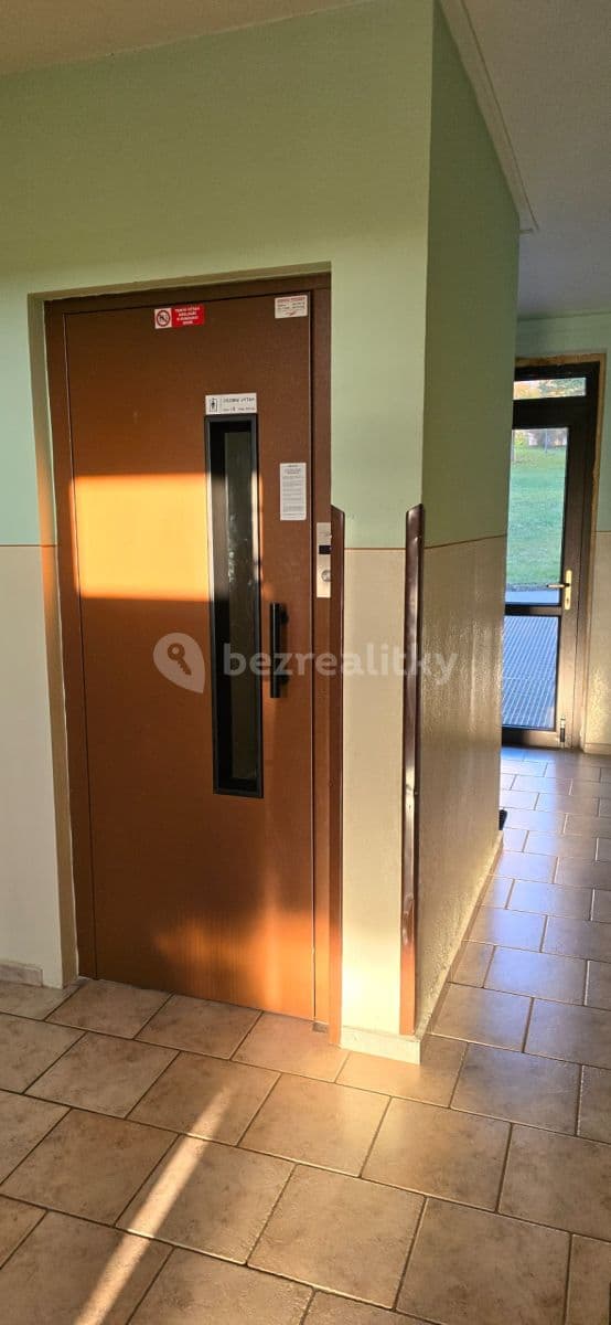 Pronájem bytu 3+1 73 m², U Kostela, Jablonec nad Nisou, Liberecký kraj Pronájem bytu 3+1 73 m², U Kostela, Jablonec nad Nisou, Liberecký kraj