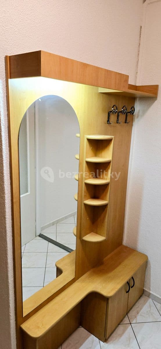 Pronájem bytu 3+1 73 m², U Kostela, Jablonec nad Nisou, Liberecký kraj Pronájem bytu 3+1 73 m², U Kostela, Jablonec nad Nisou, Liberecký kraj