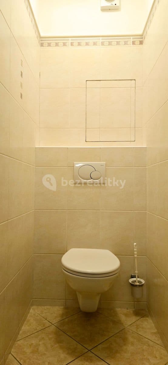 Pronájem bytu 3+1 73 m², U Kostela, Jablonec nad Nisou, Liberecký kraj Pronájem bytu 3+1 73 m², U Kostela, Jablonec nad Nisou, Liberecký kraj