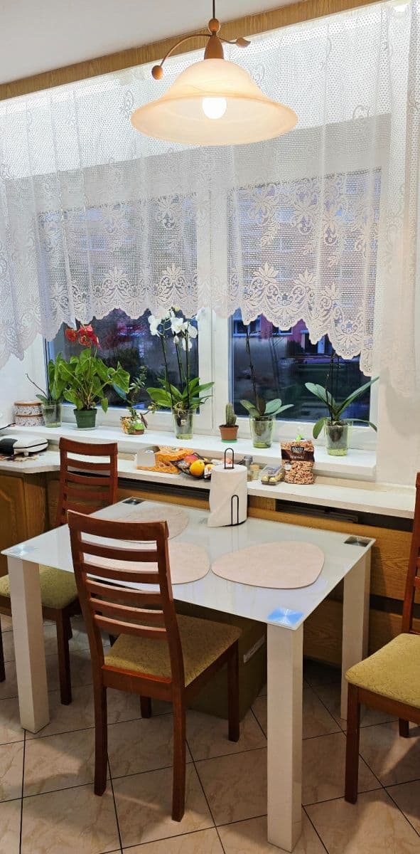 Pronájem bytu 3+1 73 m², U Kostela, Jablonec nad Nisou, Liberecký kraj Pronájem bytu 3+1 73 m², U Kostela, Jablonec nad Nisou, Liberecký kraj