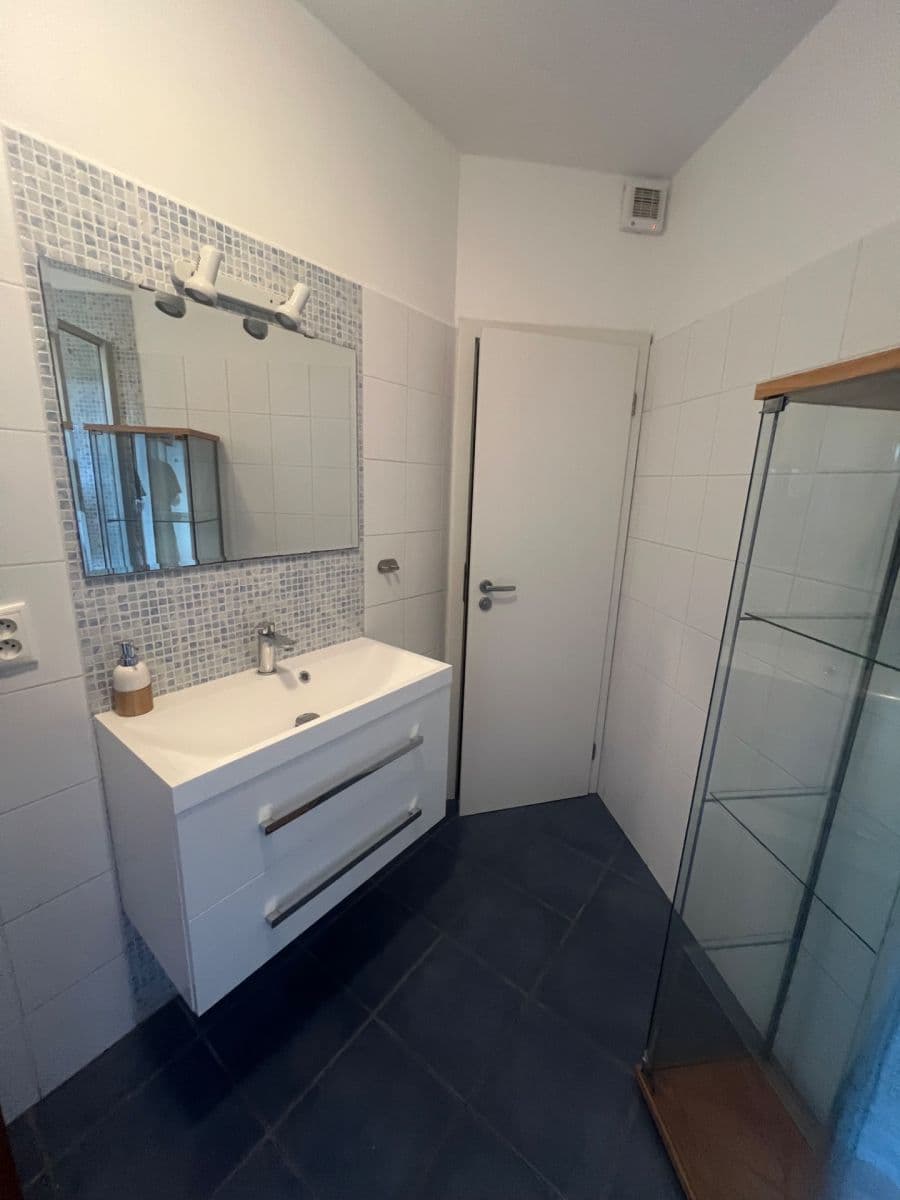 Pronájem bytu 2+1 57 m², Sadová, Statenice, Středočeský kraj Pronájem bytu 2+1 57 m², Sadová, Statenice, Středočeský kraj