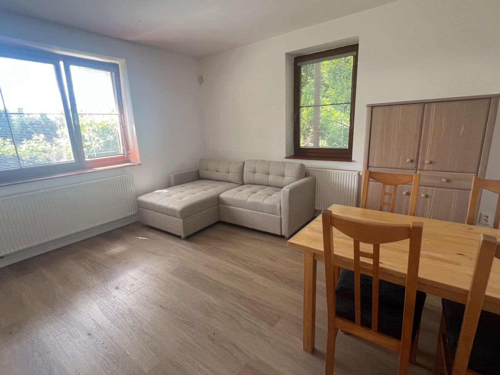 Pronájem bytu 2+1 57 m², Sadová, Statenice, Středočeský kraj Pronájem bytu 2+1 57 m², Sadová, Statenice, Středočeský kraj