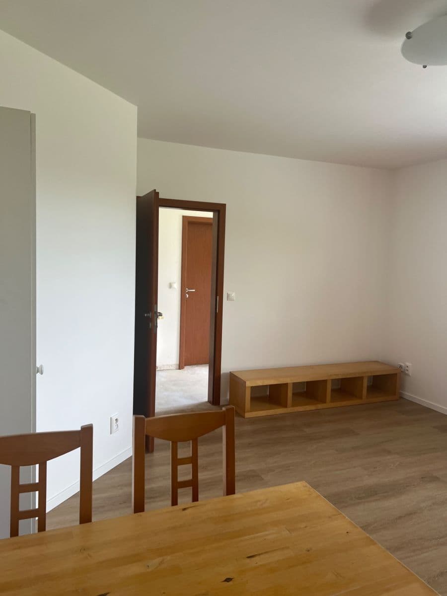 Pronájem bytu 2+1 57 m², Sadová, Statenice, Středočeský kraj Pronájem bytu 2+1 57 m², Sadová, Statenice, Středočeský kraj