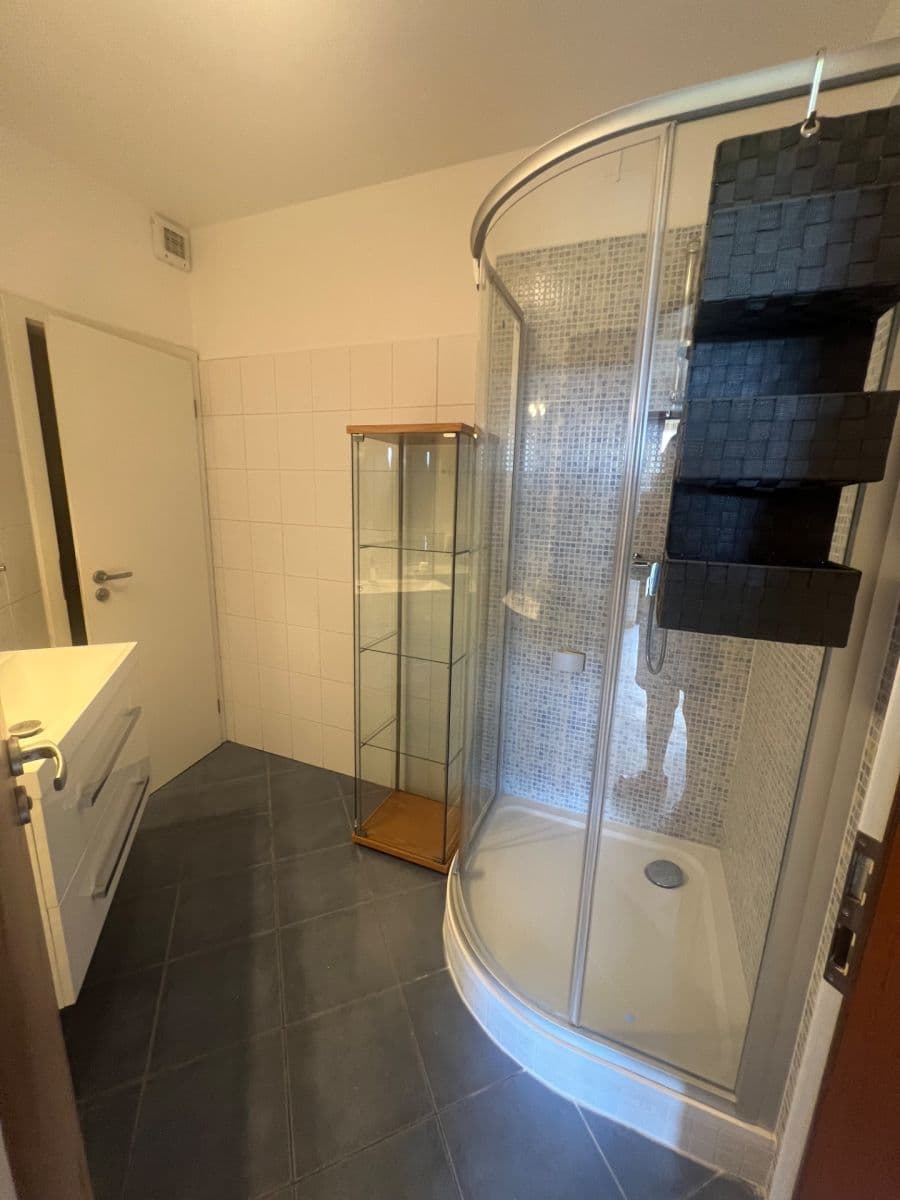 Pronájem bytu 2+1 57 m², Sadová, Statenice, Středočeský kraj Pronájem bytu 2+1 57 m², Sadová, Statenice, Středočeský kraj