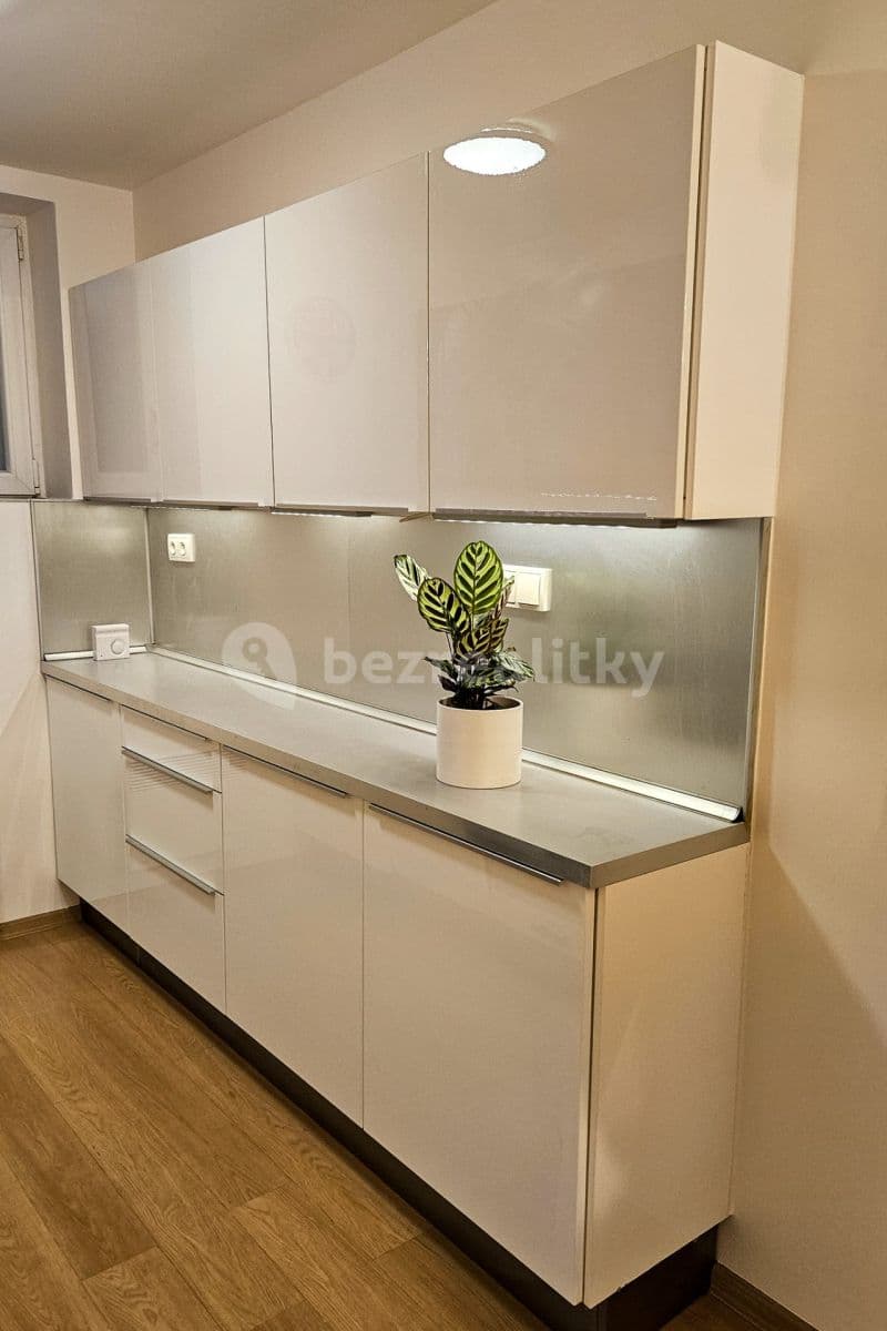 Pronájem bytu 2+1 65 m², Šimáčkova, Praha, Praha Pronájem bytu 2+1 65 m², Šimáčkova, Praha, Praha