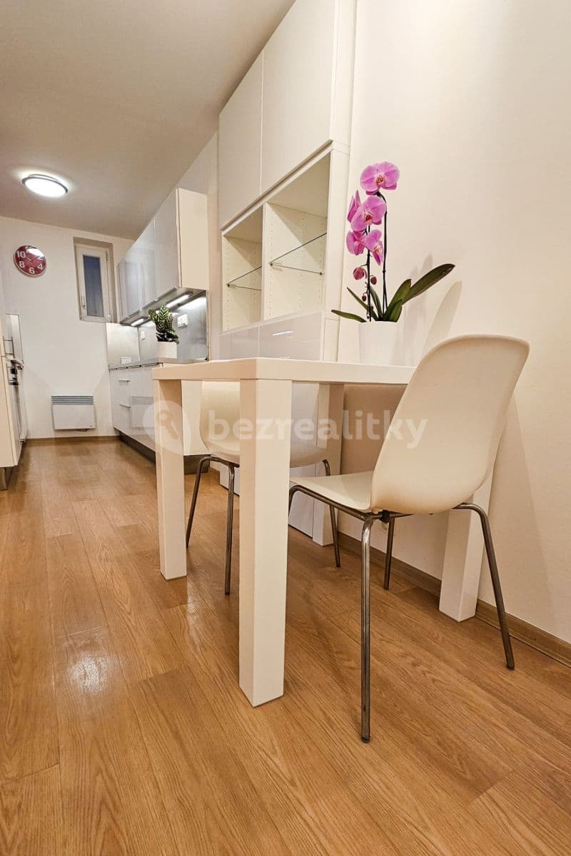 Pronájem bytu 2+1 65 m², Šimáčkova, Praha, Praha Pronájem bytu 2+1 65 m², Šimáčkova, Praha, Praha