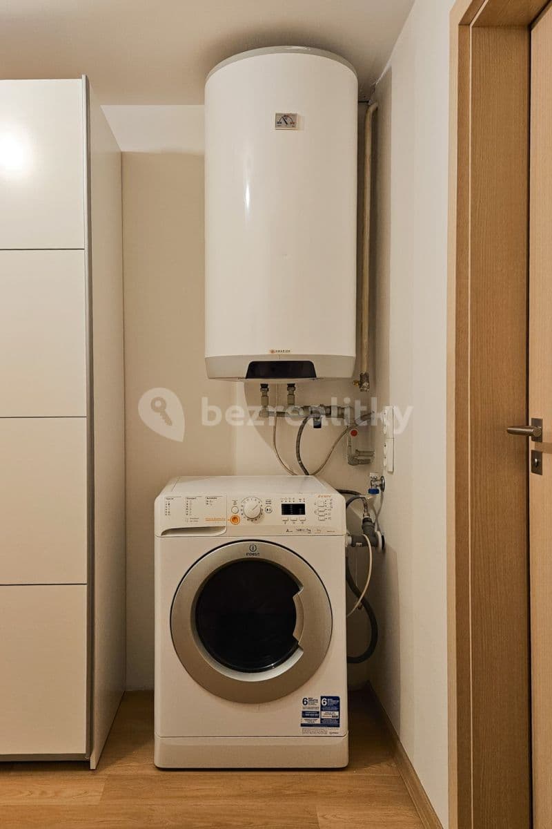 Pronájem bytu 2+1 65 m², Šimáčkova, Praha, Praha Pronájem bytu 2+1 65 m², Šimáčkova, Praha, Praha