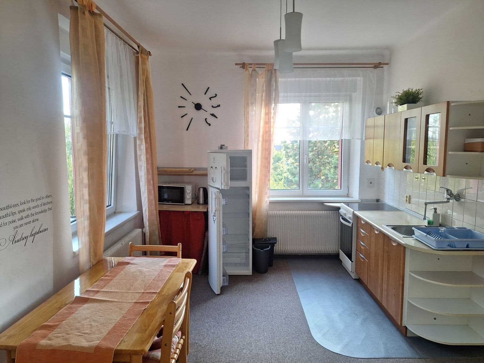 Pronájem bytu 1+1 44 m², Edisonova, Praha, Praha Pronájem bytu 1+1 44 m², Edisonova, Praha, Praha