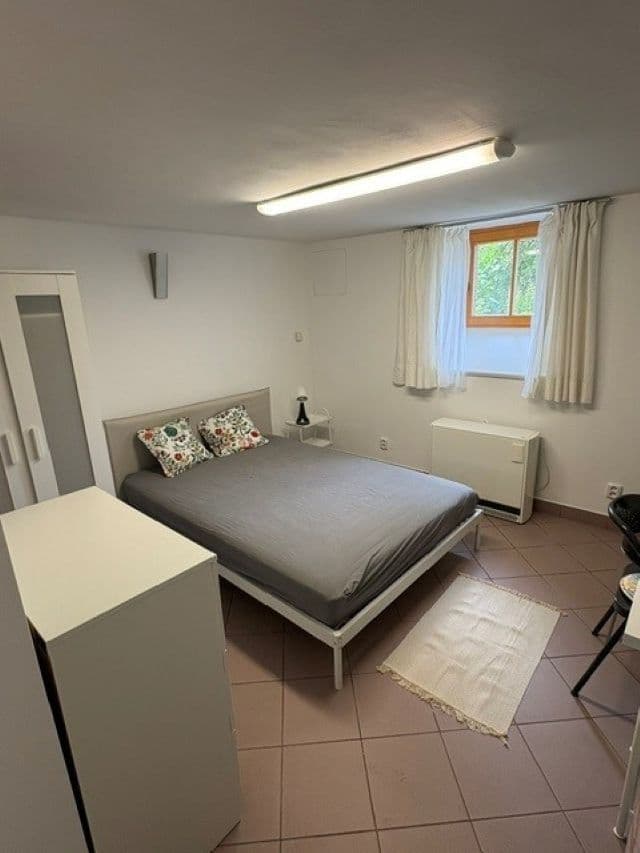 Pronájem bytu Garsoniéra 12 m², Vlnitá, Praha, Praha Pronájem bytu Garsoniéra 12 m², Vlnitá, Praha, Praha