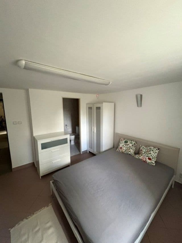 Pronájem bytu Garsoniéra 12 m², Vlnitá, Praha, Praha Pronájem bytu Garsoniéra 12 m², Vlnitá, Praha, Praha