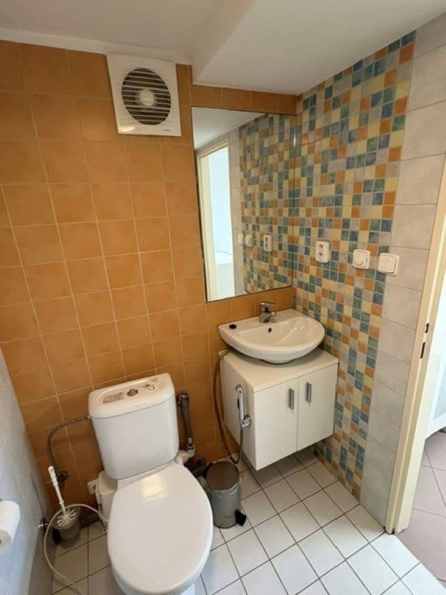 Pronájem bytu Garsoniéra 12 m², Vlnitá, Praha, Praha Pronájem bytu Garsoniéra 12 m², Vlnitá, Praha, Praha