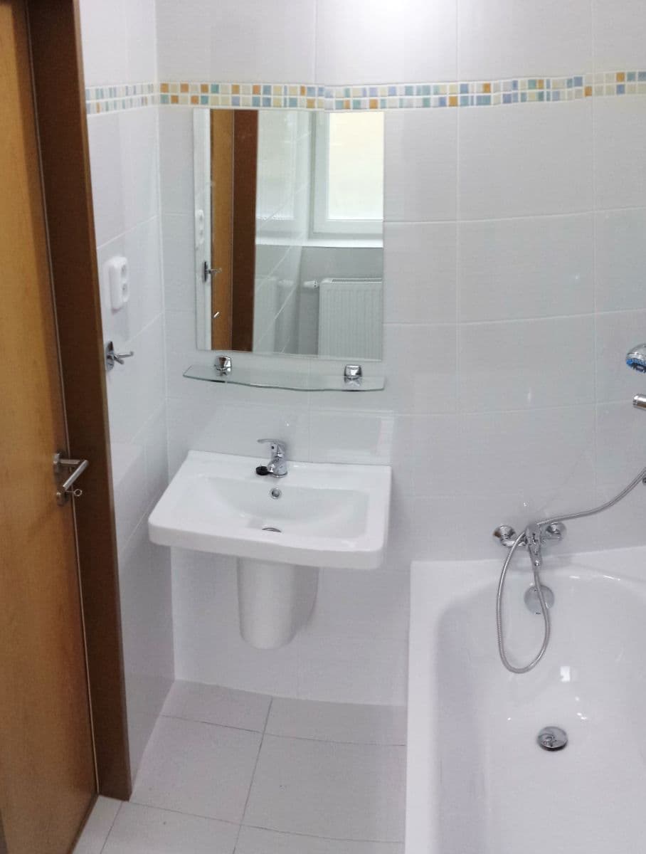 Pronájem bytu 2+1 55 m², Zdařilá, Praha, Praha Pronájem bytu 2+1 55 m², Zdařilá, Praha, Praha