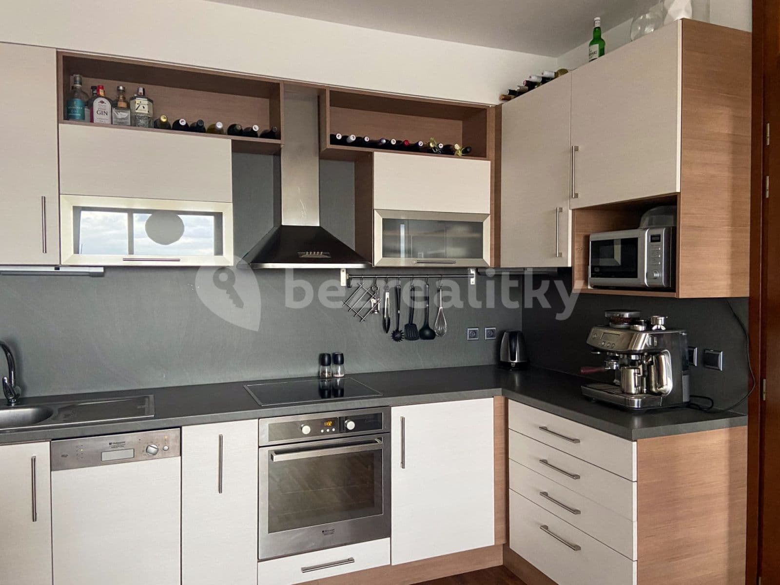 Pronájem bytu 2+kk 46 m², Jeremiášova, Praha, Praha Pronájem bytu 2+kk 46 m², Jeremiášova, Praha, Praha