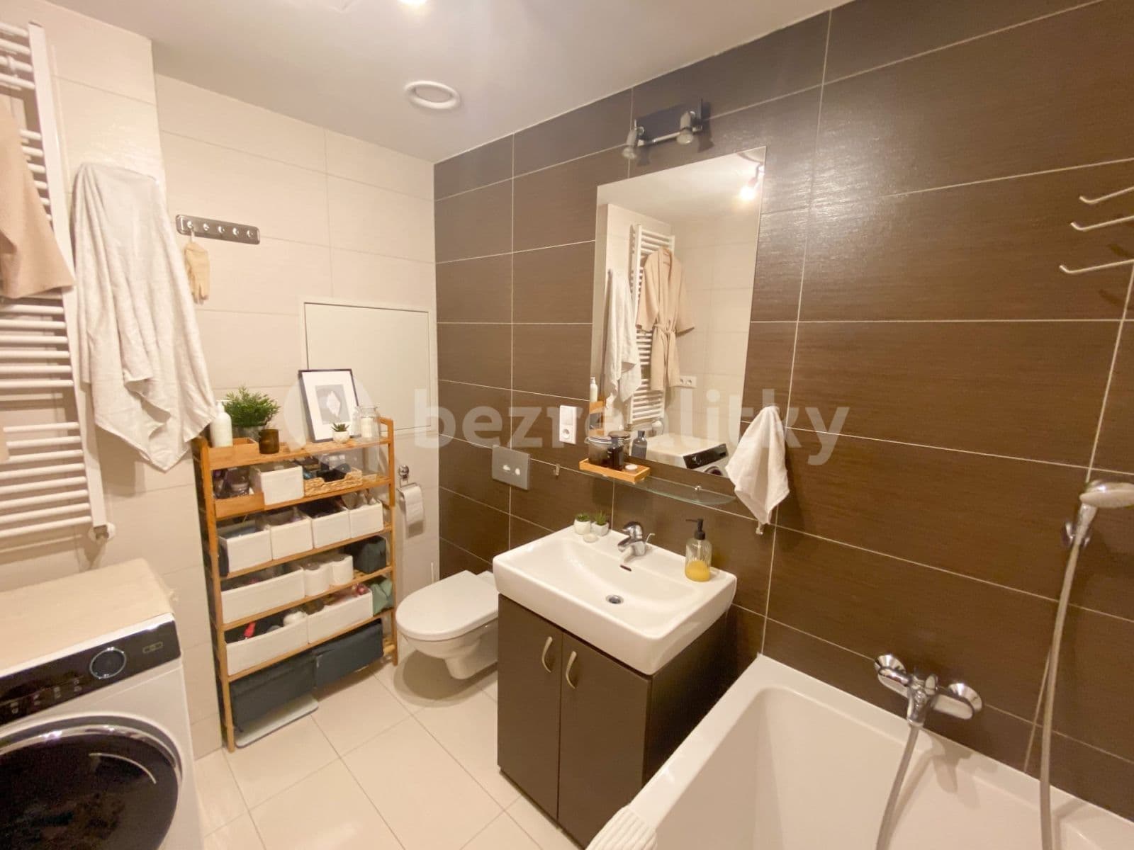Pronájem bytu 2+kk 46 m², Jeremiášova, Praha, Praha Pronájem bytu 2+kk 46 m², Jeremiášova, Praha, Praha