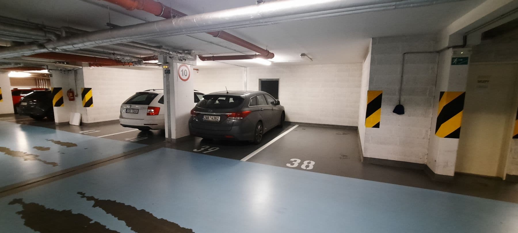 Pronájem garáže 18 m², Bechlínská, Praha, Praha Pronájem garáže 18 m², Bechlínská, Praha, Praha