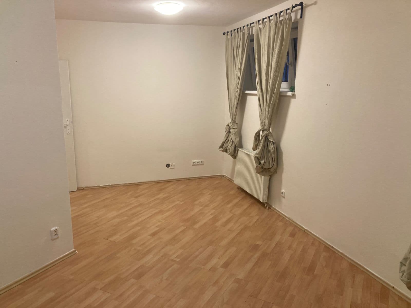 Pronájem bytu Garsoniéra 24 m², Tišnovská, Brno, Jihomoravský kraj Pronájem bytu Garsoniéra 24 m², Tišnovská, Brno, Jihomoravský kraj