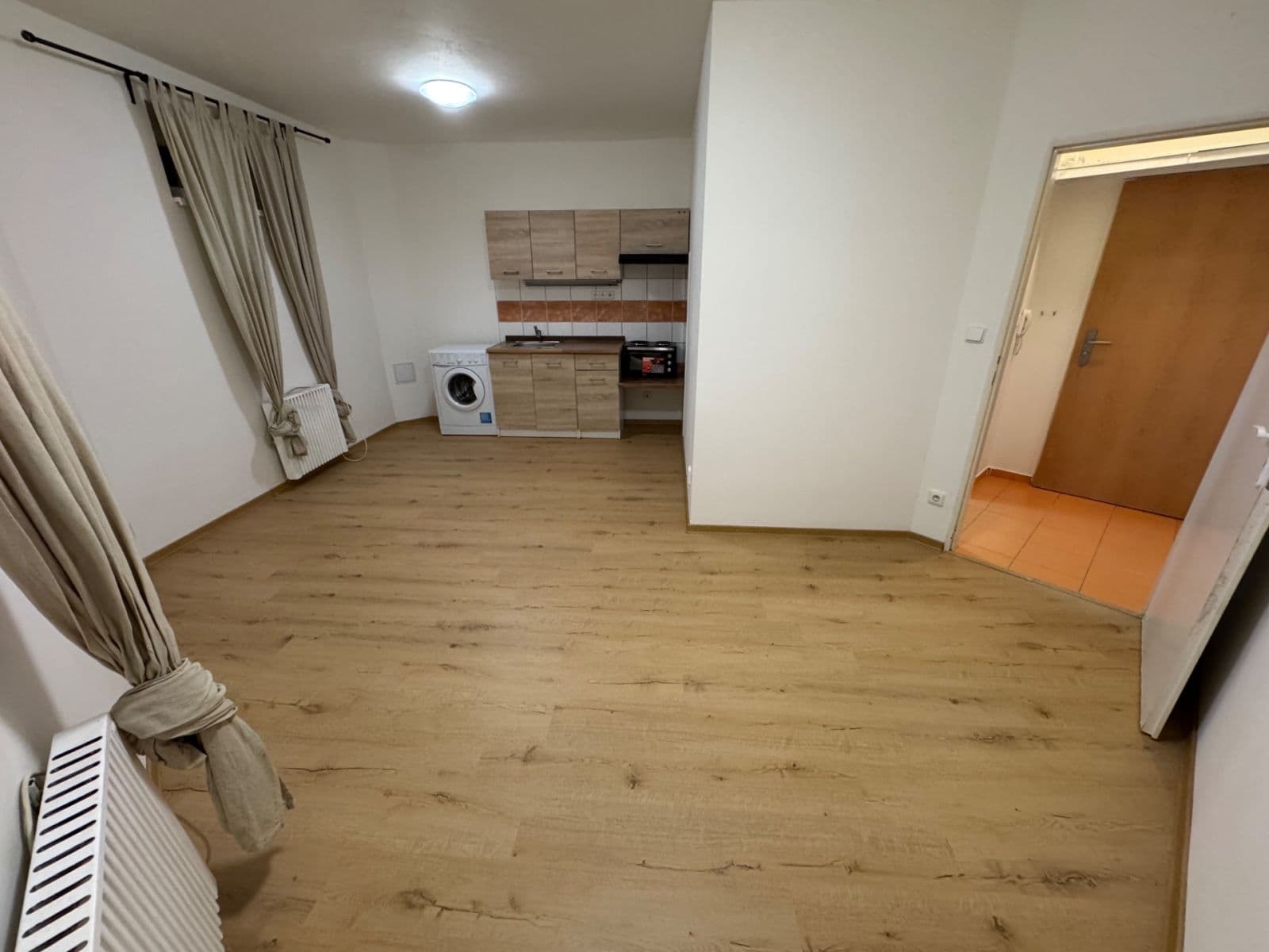 Pronájem bytu Garsoniéra 24 m², Tišnovská, Brno, Jihomoravský kraj Pronájem bytu Garsoniéra 24 m², Tišnovská, Brno, Jihomoravský kraj